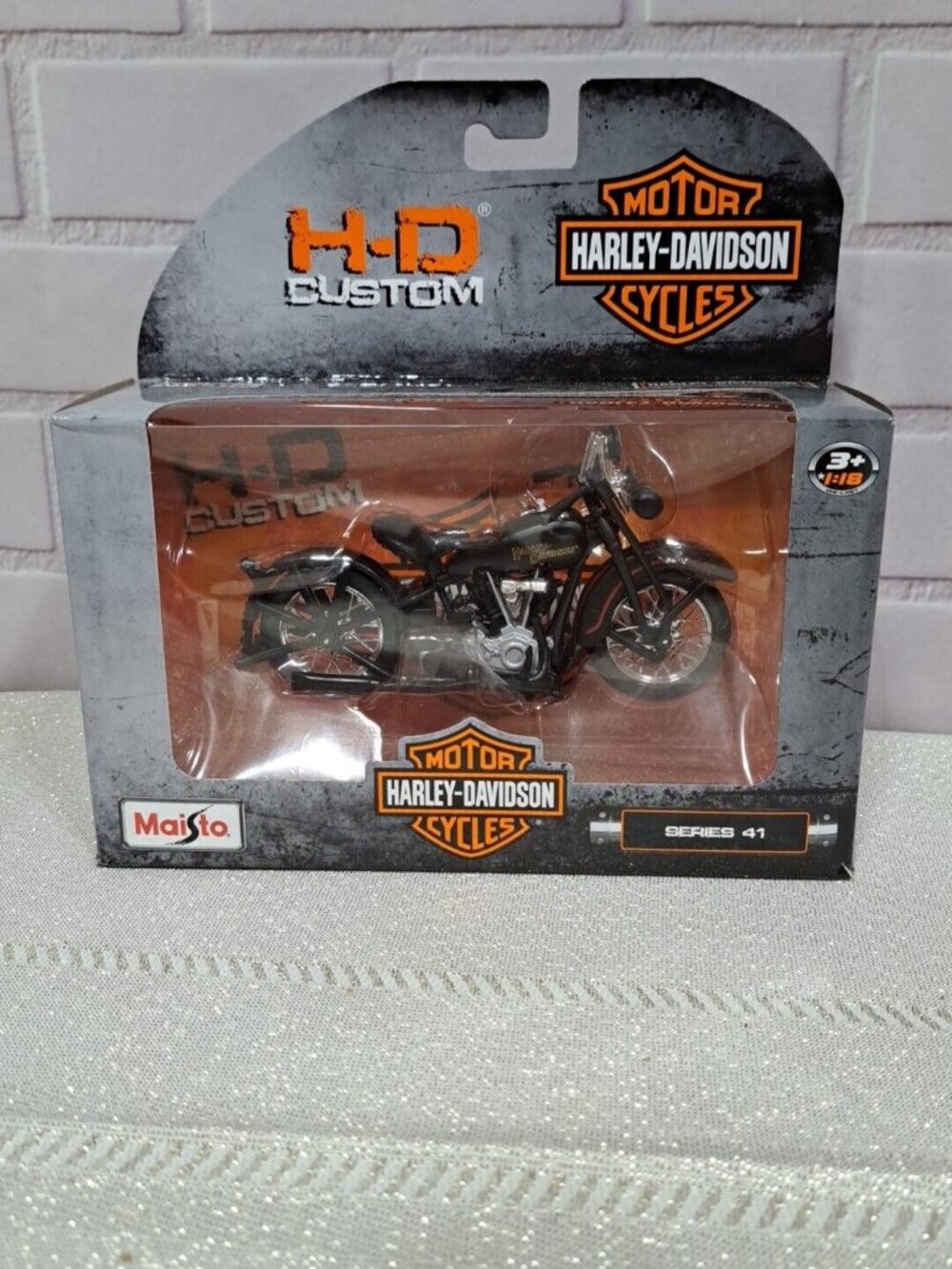 Maisto Harley-Davidson H-D Custom Series 41 1928 JDH Twin Cam 1:18 Motorcycle
